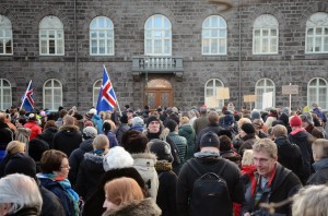 Er kominn tími á minnihlutastjórn? Er kominn tími á minnihlutastjórn?