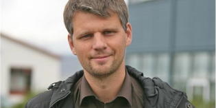 Þetta er jú bara róni. Átakanleg frásögn af aðstæðum eldri alkóhólista og úrræðaleysi